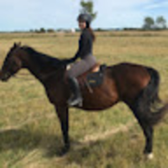 Meet your Posher, Ciara - Picture 1 of 1